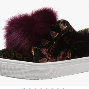 Sam Edelman leya pom pom fuzzy sneaker size 8.5 women’s velvet broccade